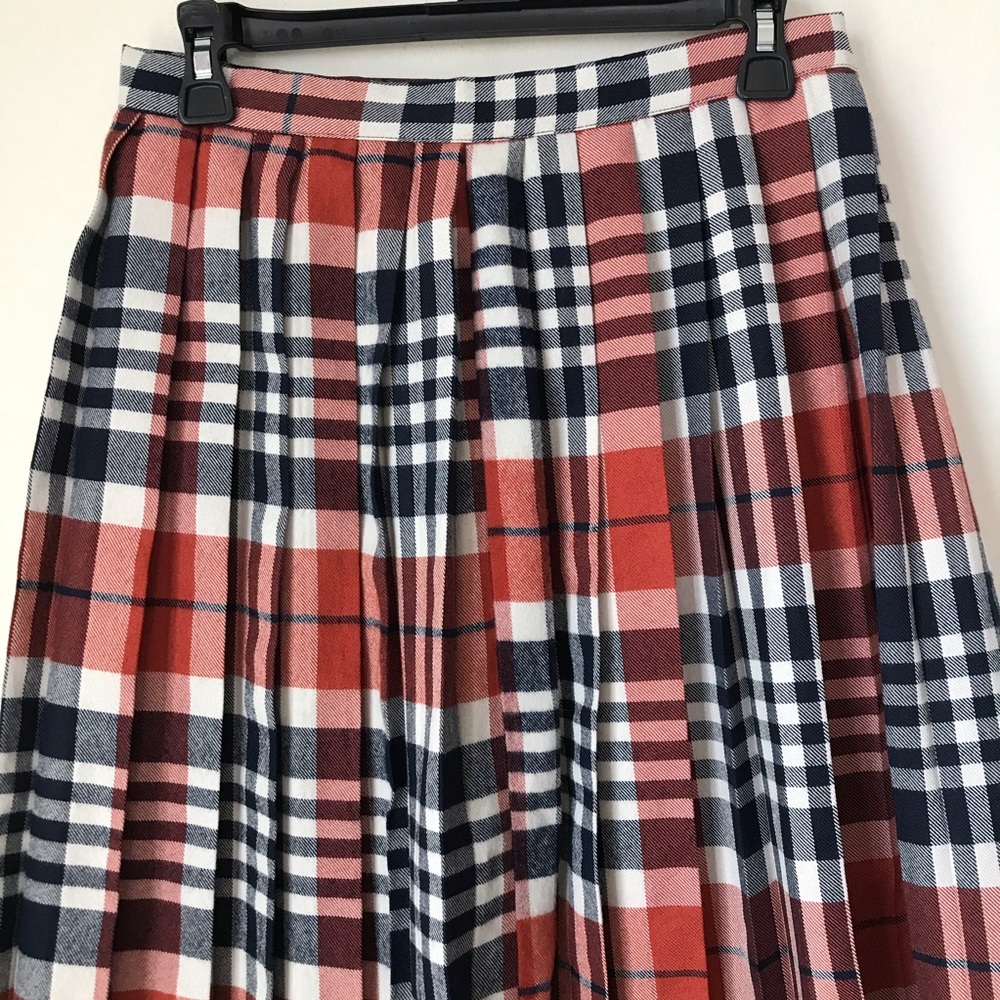 UO Briggs Plaid Pleated Midi Skirt - Picture 5 of 6